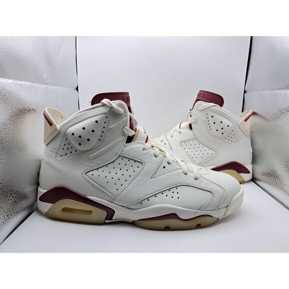 Size 11M | 12.5W - Jordan 6 Retro Maroon (2015) - 384664-116 - Picture 1 of 11